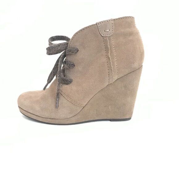 DV Dolce Vita Gael Tan Suede Lace Up Wedge Heel Ankle Boot Bootie - Picture 2 of 8